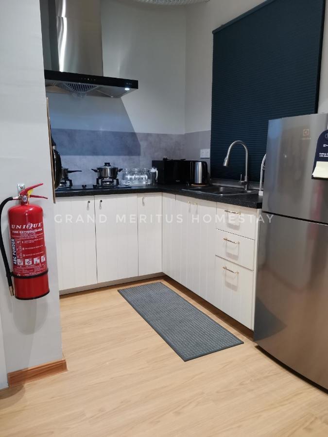 Grand Meritus Homestay @Penang Перай Экстерьер фото