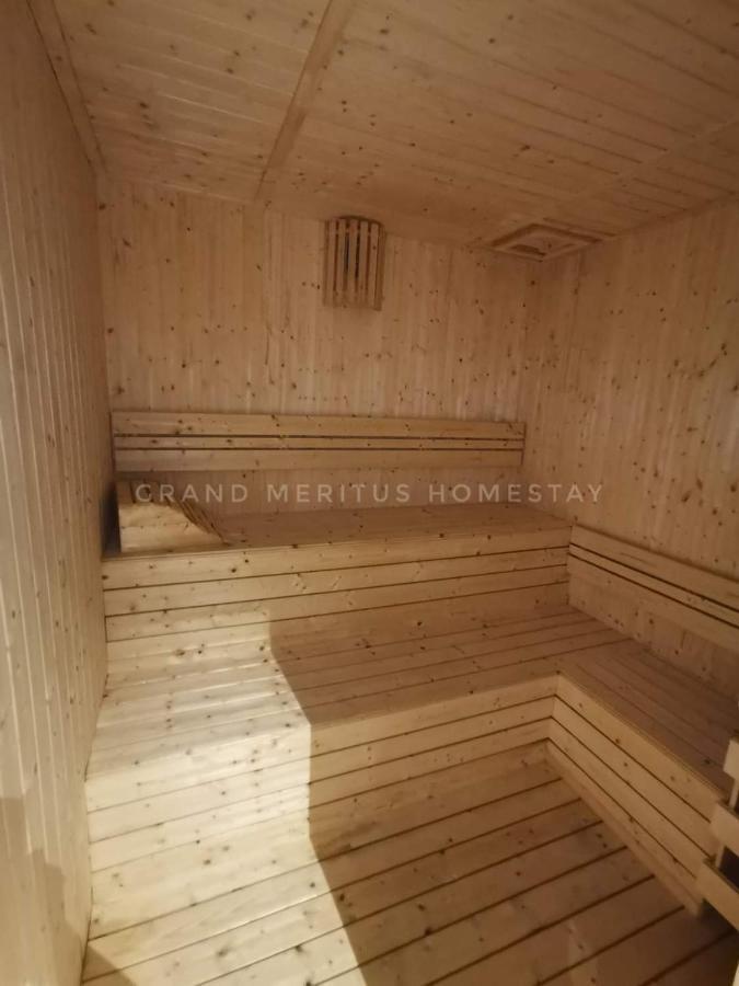 Grand Meritus Homestay @Penang Перай Экстерьер фото