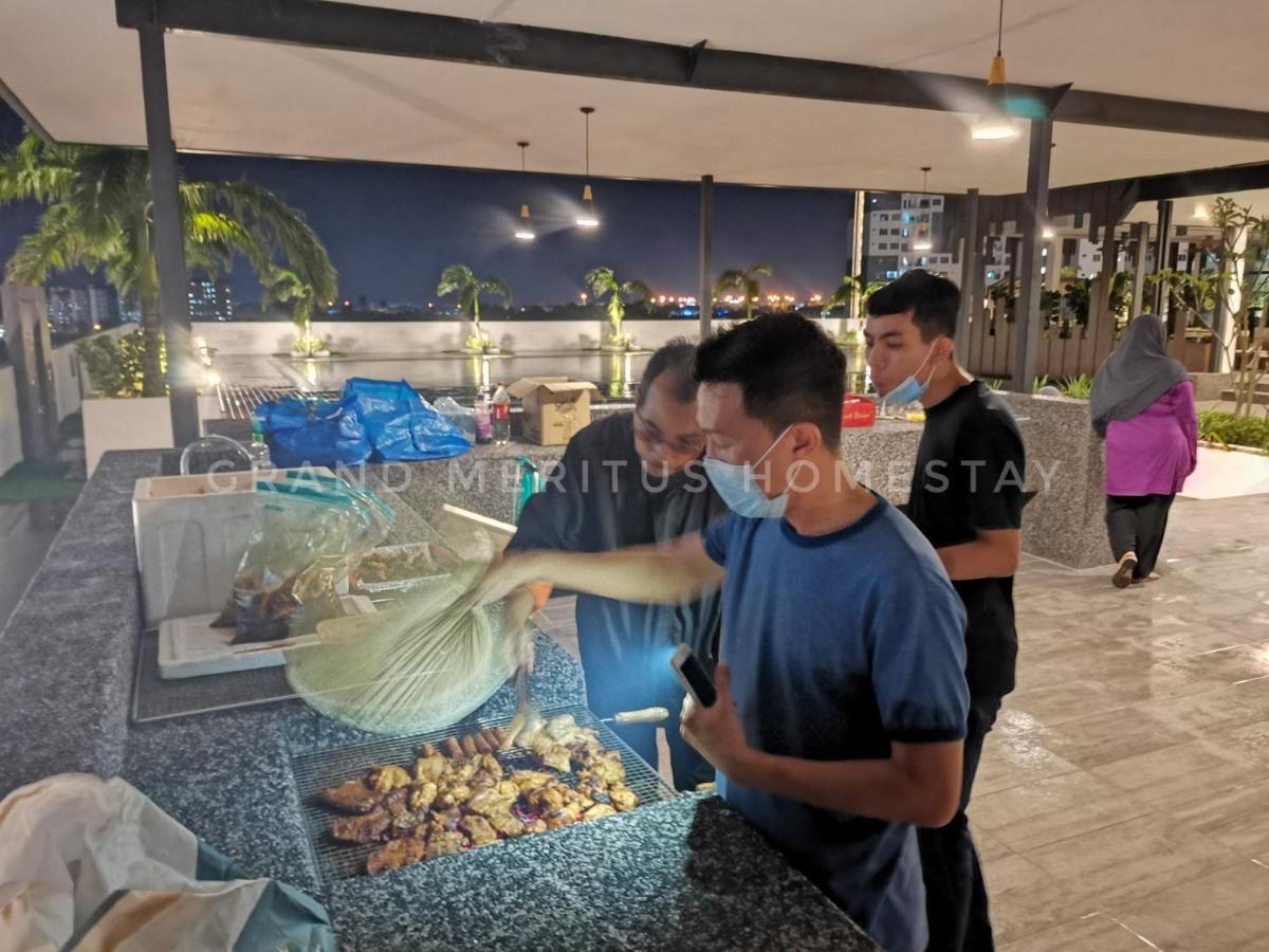 Grand Meritus Homestay @Penang Перай Экстерьер фото